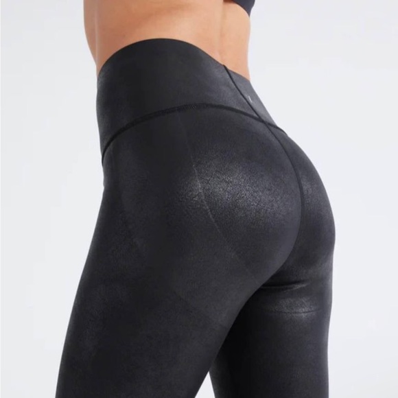 Papaya Sculpt Legging by Knix
Size S
NWT - Picture 5 of 13